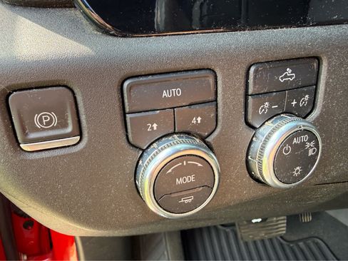 Used 2022 GMC Sierra 1500 SLE AWD/4WD image 13