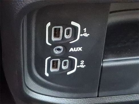 Used 2024 RAM 2500 Tradesman w/ Chrome Appearance Group image 25