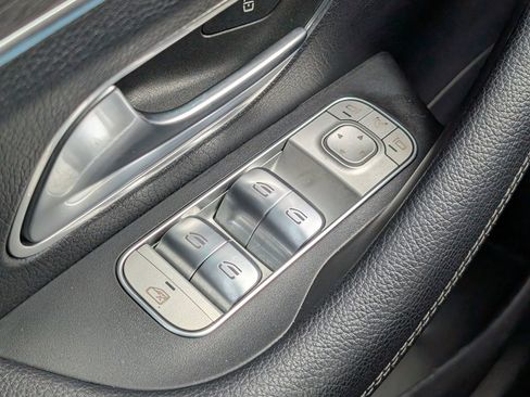 Used 2021 Mercedes-Benz GLE 350 w/ Premium Package image 27