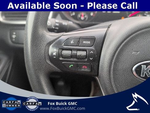 Used 2017 Kia Sorento LX image 12
