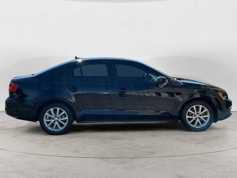 Used 2015 Volkswagen Jetta SE FWD image 4