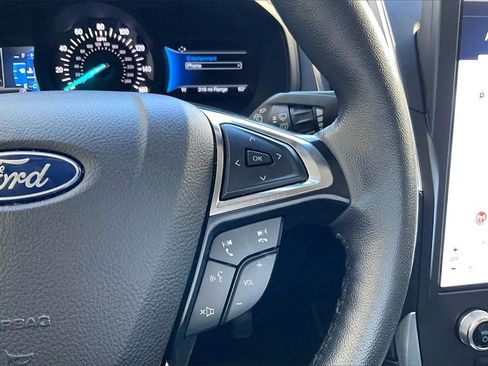 Used 2024 Ford Edge Titanium image 9