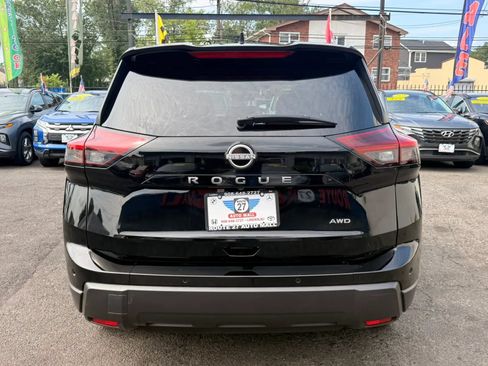 Used 2024 Nissan Rogue S AWD/4WD image 6