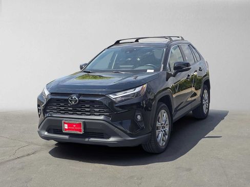 Used 2023 Toyota RAV4 XLE Premium FWD image 7