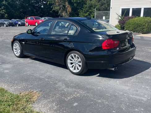 Used 2011 BMW 328i xDrive Sedan AWD/4WD image 3