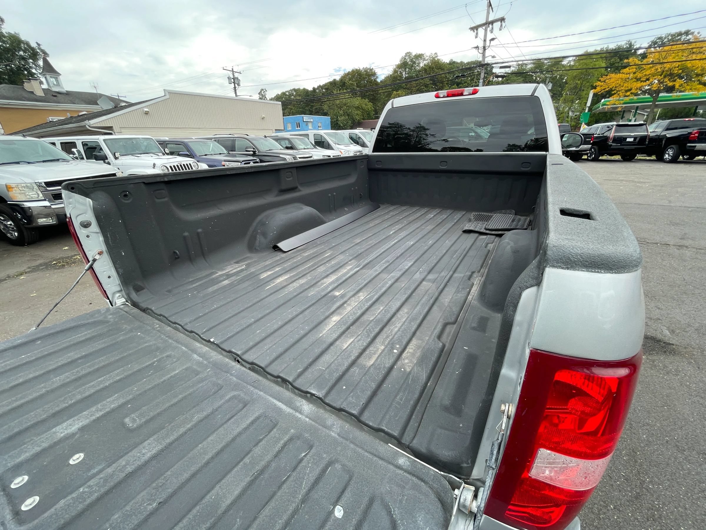 Used 2013 Chevrolet Silverado 2500 LT w/ Interior Plus Package AWD/4WD image 25