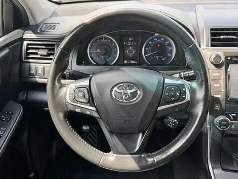 Used 2017 Toyota Camry XLE w/ Moonroof Package FWD image 16