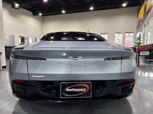 Used 2019 Aston Martin DB11 Coupe image 41