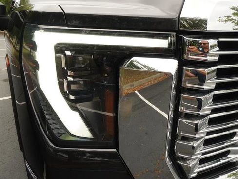Used 2024 GMC Sierra 2500 Denali w/ Denali Reserve Package AWD/4WD image 41