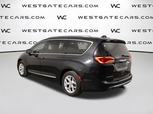 Used 2018 Chrysler Pacifica Touring-L Plus w/ Tire & Wheel Group FWD image 44