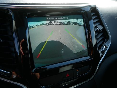 Used 2022 Jeep Cherokee Limited AWD/4WD image 36
