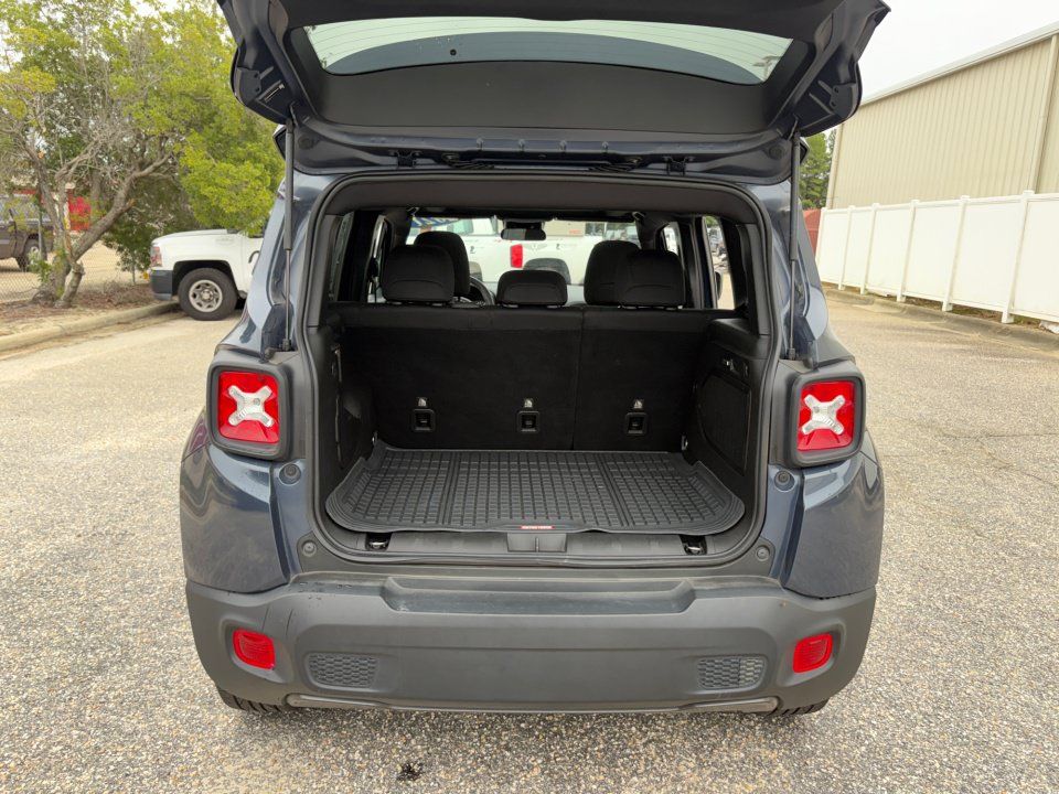 Used 2021 Jeep Renegade Latitude w/ Sun & Sound Group AWD/4WD image 15