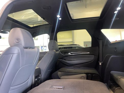 Used 2022 Buick Enclave Essence w/ Experience Buick Package image 18