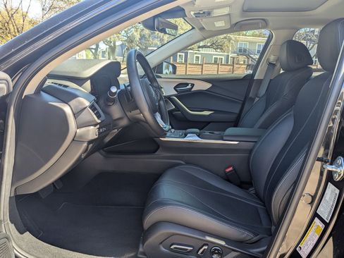 Certified 2025 Acura TLX w/Technology Package image 9