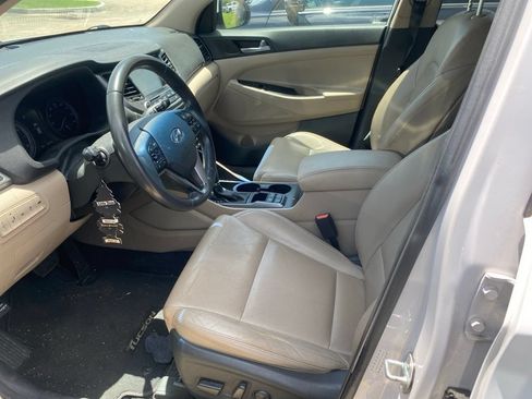 Used 2016 Hyundai Tucson Limited w/ Option Group 03 FWD image 19