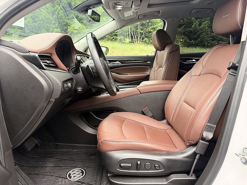 Used 2021 Buick Enclave Avenir w/ LPO, Floor Liner Package AWD/4WD image 12
