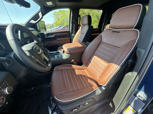 New 2026 GMC Sierra 2500 Denali Ultimate AWD/4WD image 13