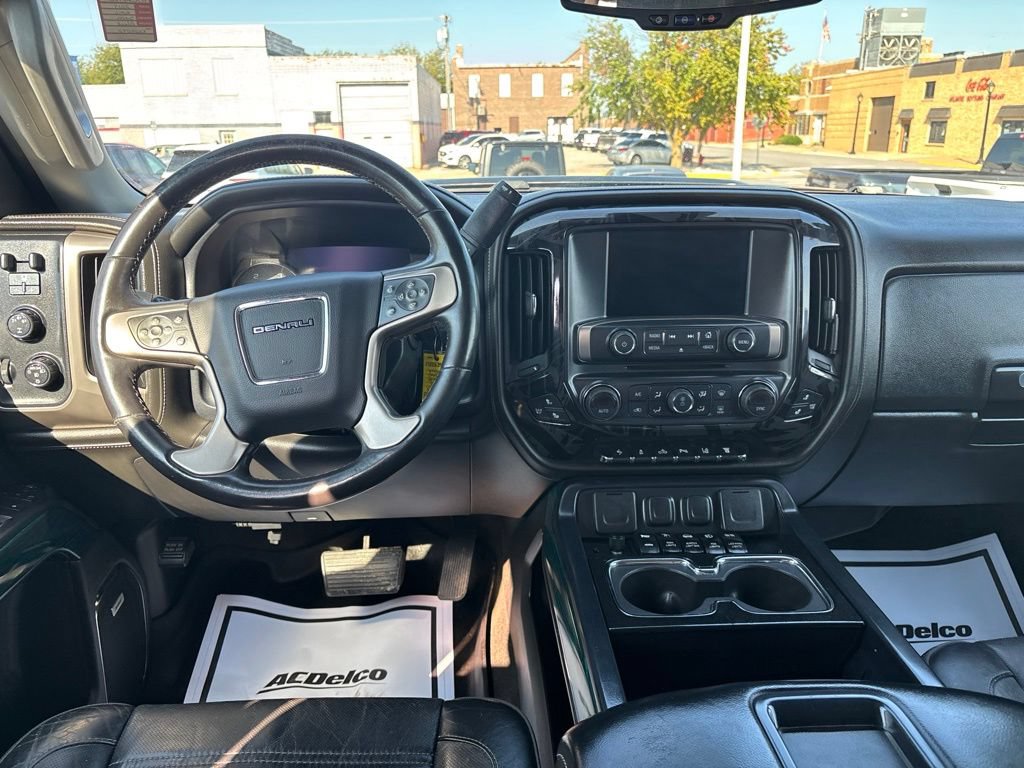 Used 2015 GMC Sierra 2500 Denali w/ Duramax Plus Package AWD/4WD image 31
