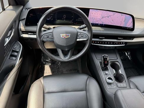 Used 2025 Cadillac XT4 Premium Luxury FWD image 4