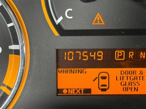 Used 2014 Nissan Armada Platinum image 31