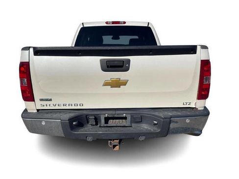 Used 2011 Chevrolet Silverado 1500 LTZ w/ LTZ White Diamond Edition image 4