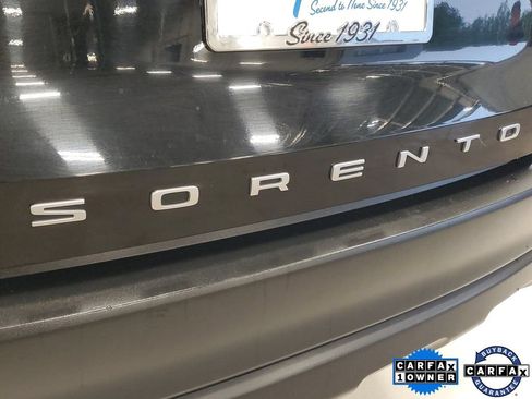 Used 2022 Kia Sorento LX FWD image 8