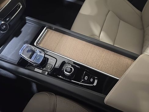 New 2026 Volvo XC60 B5 Plus w/ Climate Package image 12