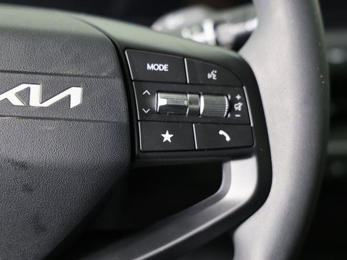 New 2025 Kia K4 LXS image 13