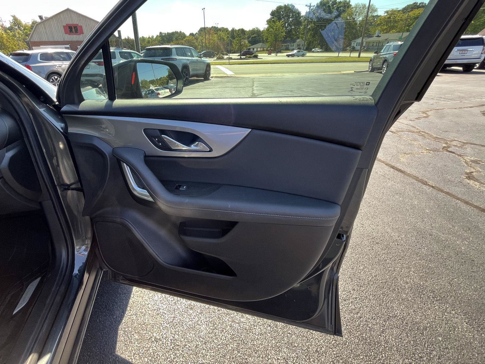 Used 2020 Chevrolet Blazer LT FWD image 33