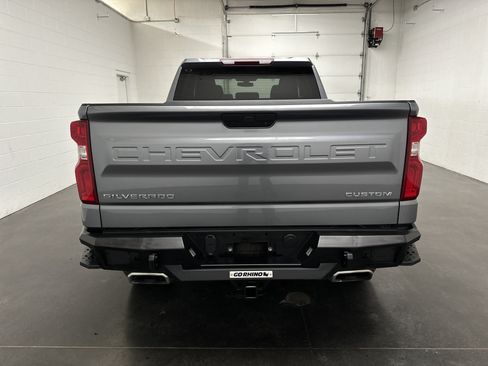 Used 2019 Chevrolet Silverado 1500 Custom Trail Boss w/ Custom Convenience Package AWD/4WD image 8