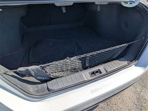 Used 2025 Nissan Sentra SR w/ SR Premium Package image 28