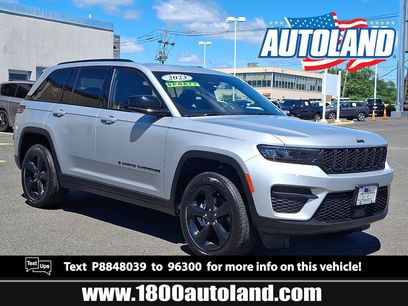 Used 2023 Jeep Grand Cherokee Altitude