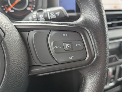 Used 2025 Jeep Wrangler Sport AWD/4WD image 22