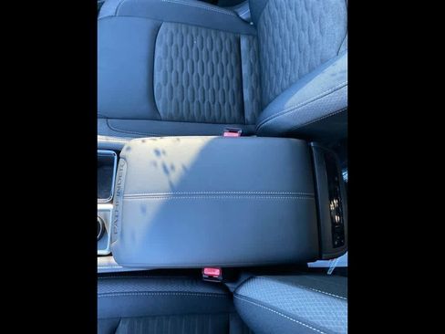 New 2025 Nissan Pathfinder SV w/ SV Premium Package image 17