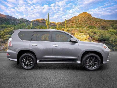Used 2023 Lexus GX 460 Premium w/ Premium Package AWD/4WD image 3