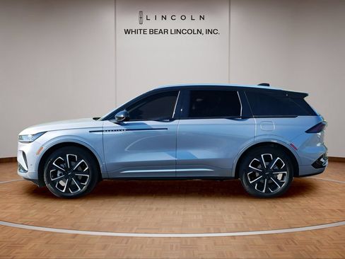 Certified 2024 Lincoln Nautilus Reserve w/ Equipment Group 202A AWD/4WD image 8