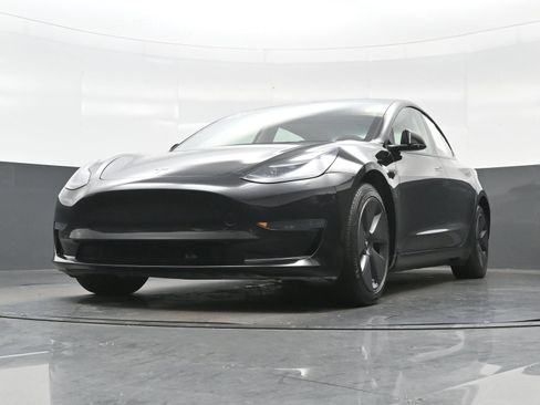 Used 2023 Tesla Model 3 Standard Range RWD image 27