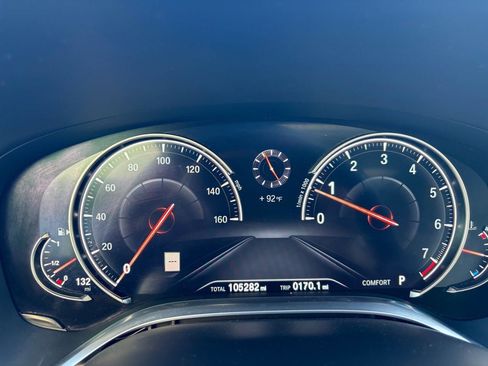 Used 2017 BMW 740i image 8