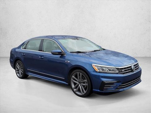 Used 2017 Volkswagen Passat 1.8T R-Line w/ R-Line Lighting Package image 3