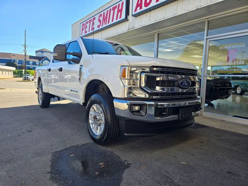 Used 2022 Ford F250 XLT w/ XLT Value Package image 5