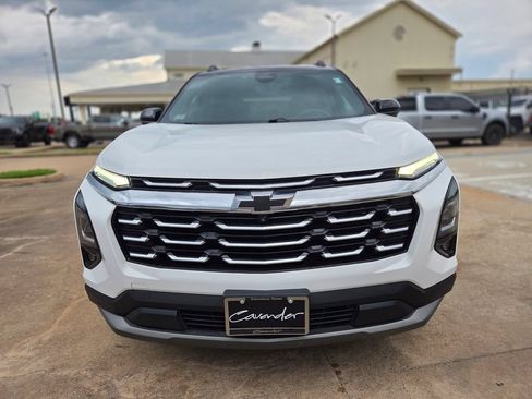 Used 2025 Chevrolet Equinox LT w/ Convenience Package II AWD/4WD image 2
