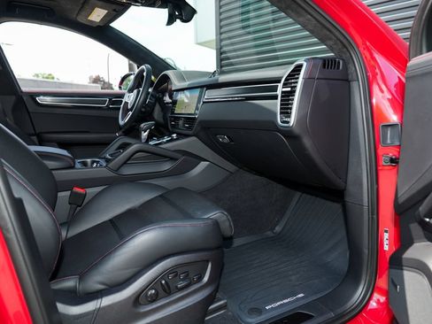 Certified 2023 Porsche Cayenne GTS AWD/4WD image 35