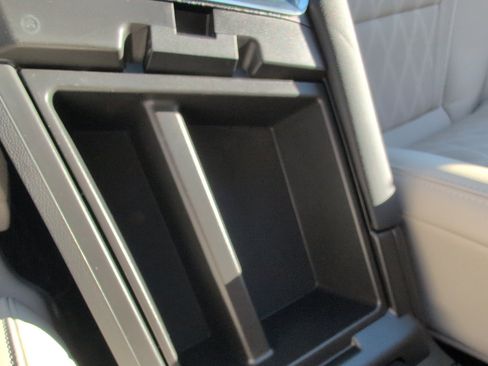 Used 2023 Buick Enclave Avenir w/ Avenir Technology Package image 32