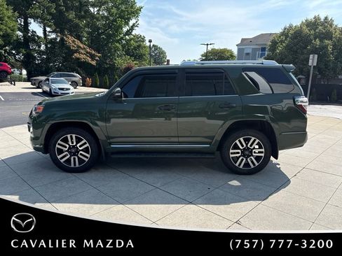Used 2022 Toyota 4Runner Limited AWD/4WD image 4