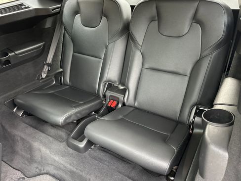 Certified 2023 Volvo XC90 T8 Plus AWD/4WD image 18