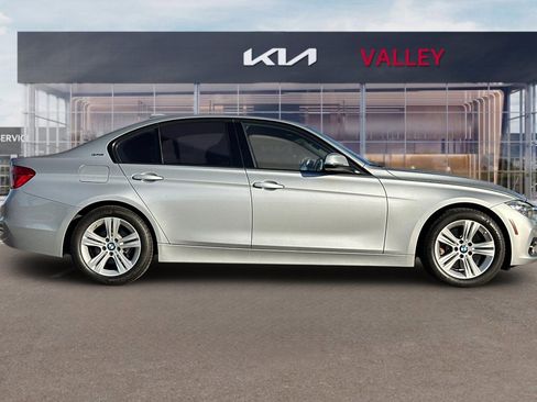 Used 2016 BMW 330e image 3