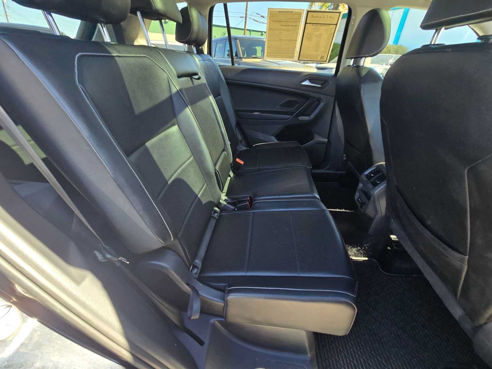 Used 2021 Volkswagen Tiguan SE w/ Panoramic Sunroof Package FWD image 12