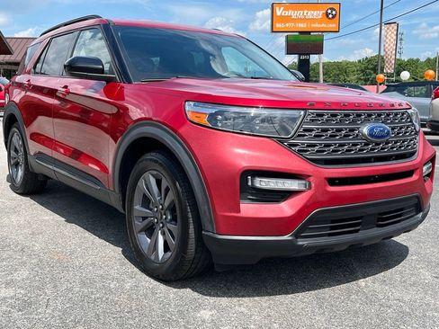Used 2022 Ford Explorer XLT w/ Equipment Group 202A RWD image 1