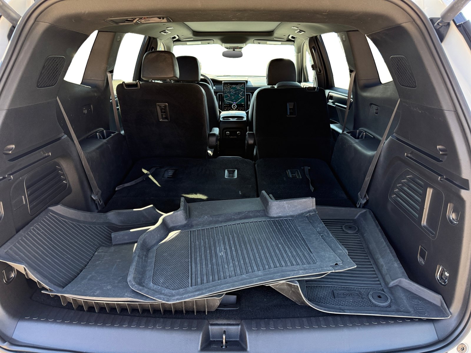 Used 2025 GMC Acadia AT4 w/ Luxury Package AWD/4WD image 17