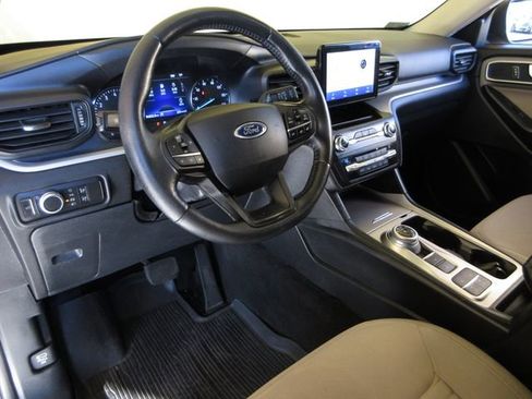 Certified 2020 Ford Explorer XLT image 13